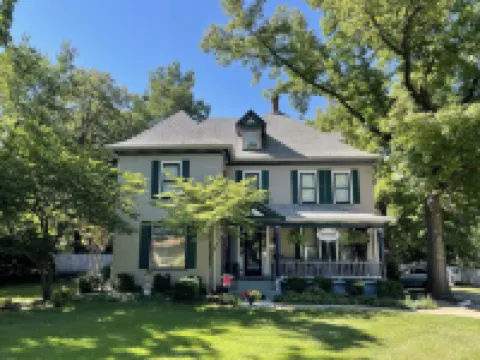 Loganberry Inn Hotels in Fulton