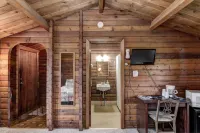 Rib Waters Inn - Motels