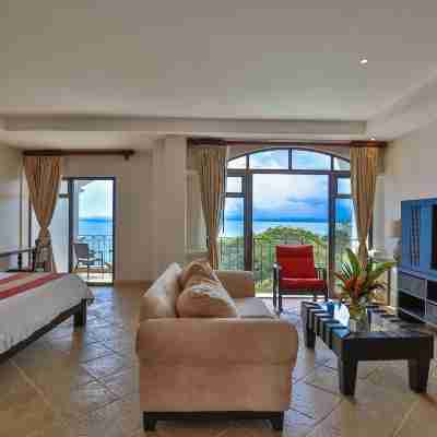 Shana by the Beach Manuel Antonio Rooms