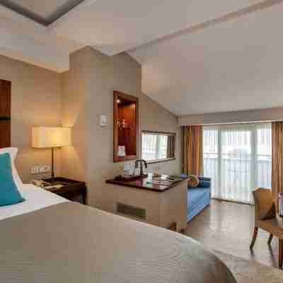 Marti Resort Deluxe Hotel Rooms