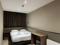 Blossoms City Hotel