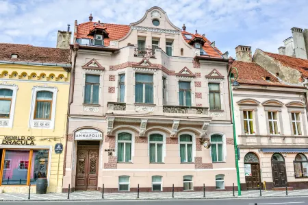 Residence Central Annapolis Отели в г. Брашов