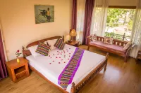 Mr Charles River View Lodge Hotel a Hsipaw