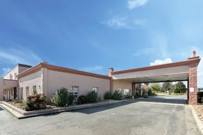 Quality Inn & Suites Hotels in Paragould