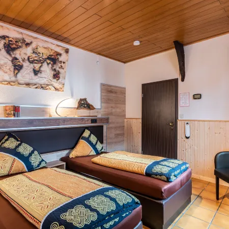 Land-Hotel Zum Schwan, Garni E-Ladestationen, Nähe Phantasialand Nähe Palmenparadies Euskirchen