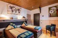 Land-Hotel Zum Schwan, Garni Weilerswist-Metternich 3 E-Ladepunkte Hotels in Weilerswist