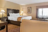 Quality Inn & Suites Hotels in Harmar Township
