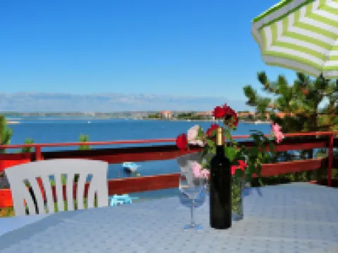 Apartments Valentina-B Hotels in Nin