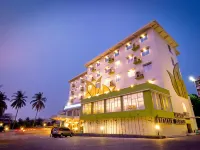 Angkasa Garden Hotel Hotels near Siak River