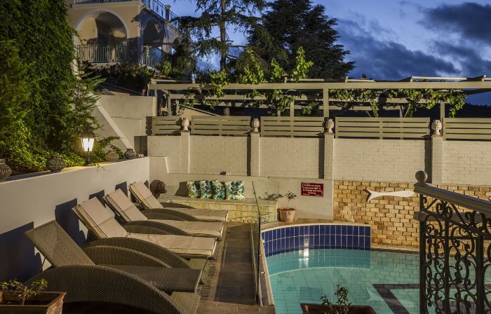 Faros Suites (Adults Only)