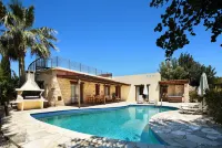 Amera Luxury Villas - Airport Shuttle