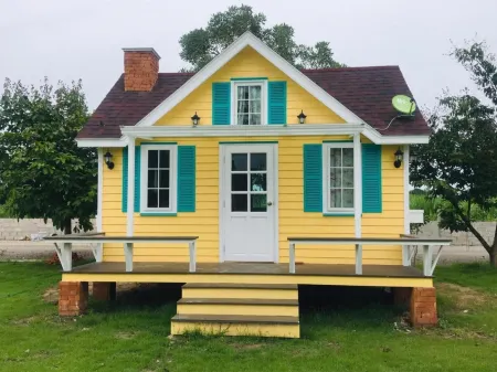 Rai Phuruk Resort Отели рядом с достопримечательностью «Wat Huai Sai Thong»