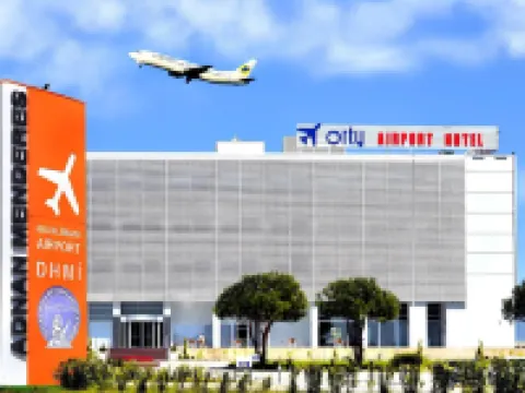 オルティ エアポート ホテル イズミルのホテル