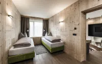 Presulis Hideaway Apartments & Restaurant Hotels in Tires