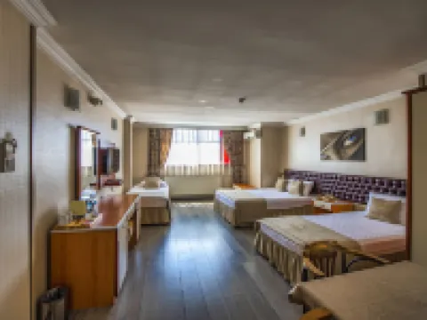 Kozan City Hotel โรงแรมในอิซมีร์