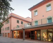 Metropol Ceccarini Suite - Luxury Apartments Hotels in Coriano