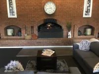 Grange Burn Motel Hotels in Hamilton