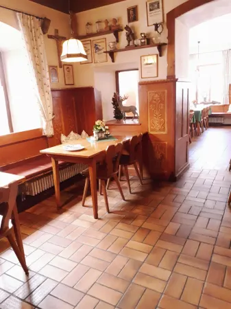 Gasthof zum Rassen Отели в г. Фархант