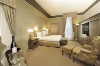 Old Mill Toronto Hotel