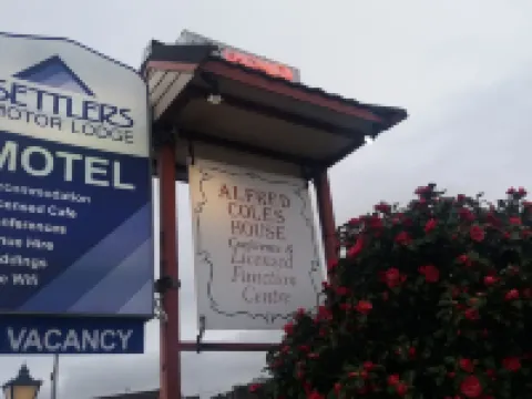 Settlers Motor Lodge ロワー・ハットのホテル