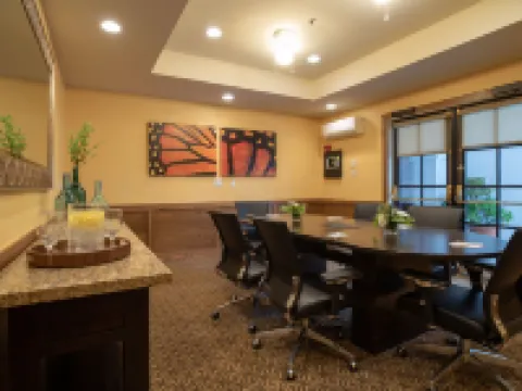 Oxford Suites Pismo Beach Hotels in Pismo Beach