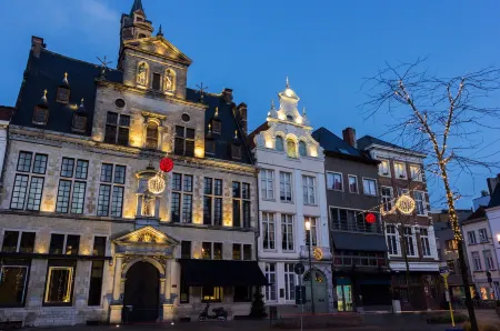 Holiday Inn Express Mechelen City Centre Отели рядом с достопримечательностью «Midas Mechelen»