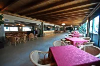 Club Hotel Dante Cervia - servizio colazione