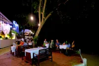 Koh Ngai Cliff Beach Resort - Frühstück