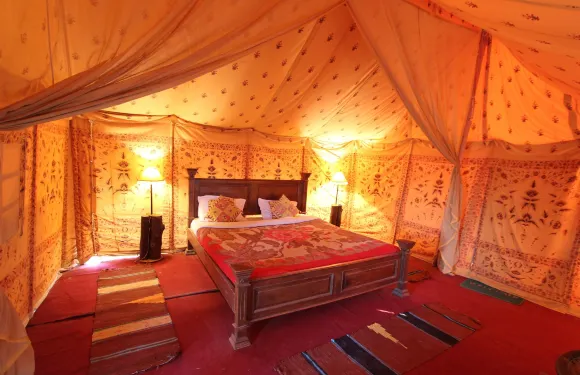 奇拉格沙漠營地薩姆沙丘