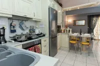 Chrisoupoli Cheerful 2 Bd Apt with Balcony