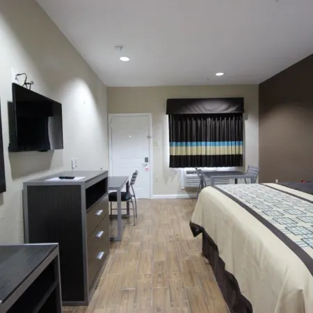 Scottish Inn & Suites Baytown