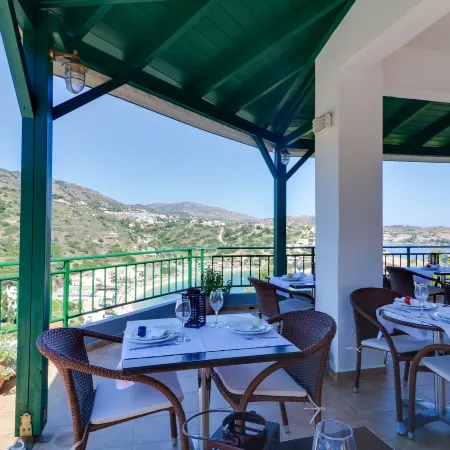 Erivolos Studios & Apartments