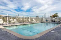 Sleep Inn & Suites Hotels in Darien