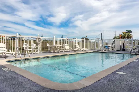 Sleep Inn & Suites Отели в г. Глинн