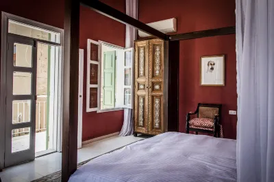 Dar Camelia Hoteles cerca de Sour Beach