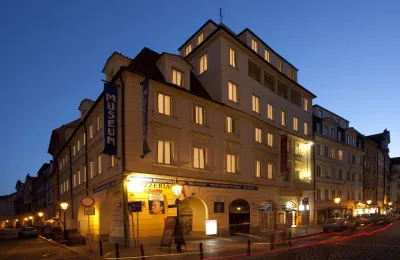 هوتل ميلانتريش Hotels near المعبد القديم-الحديث