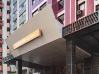 Mercure Curitiba Batel Hotels near Batel