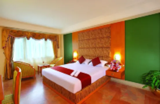 ザ クラシック フォート チョッタニッカラ・バガヴァティ寺院周辺のホテル