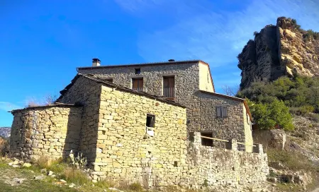 A totally renovated rural design house in the middle of nature. Отели в г. Alt Urgell