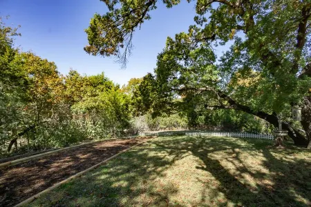 Casita Montalbano - Sleeps 8 to 10 - Private River Access - Pet Friendly Cabin