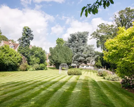 烏託邦温泉露希爾農莊酒店 達特福德酒店