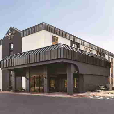 Country Inn & Suites by Radisson, Williamsburg East (Busch Gardens), VA Hotel Exterior