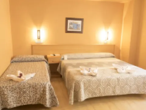 Hostal Goyesco Plaza Hotels in Comarca de Plasencia