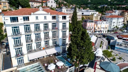 Hotel Savoy Отели в г. Опатия