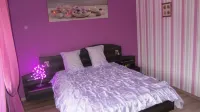 Chambre d'Hotes les Glycines Hotels in Allain