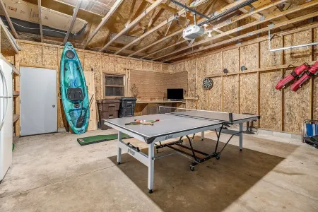 Lake Access Cabin with HotTub, Firepit and Indoor Pool Access