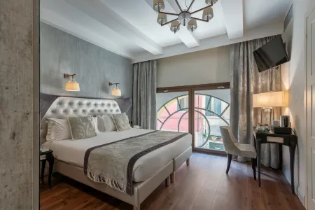 Palazzo Veneziano - Venice Collection