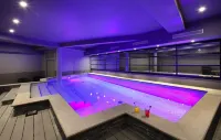 Hotel le Cinq Hyper - Centre - Pools