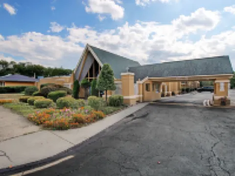 Red Carpet Inn Whippany Hotels in Hanover