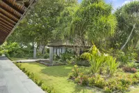 The Barefoot Eco Hotel - spa